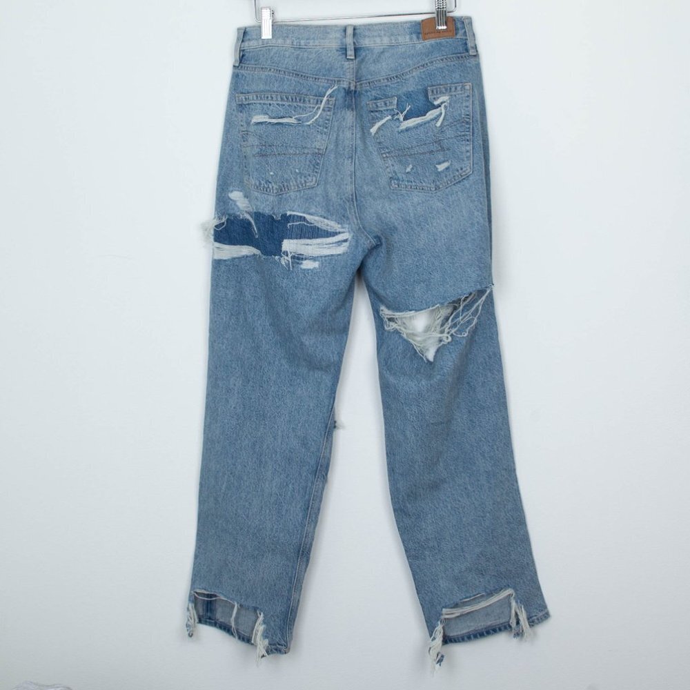 American Eagle Boyfriend 90s Boyfriend Distressed Denim Jeans Size 6R - Picture 4 of 7